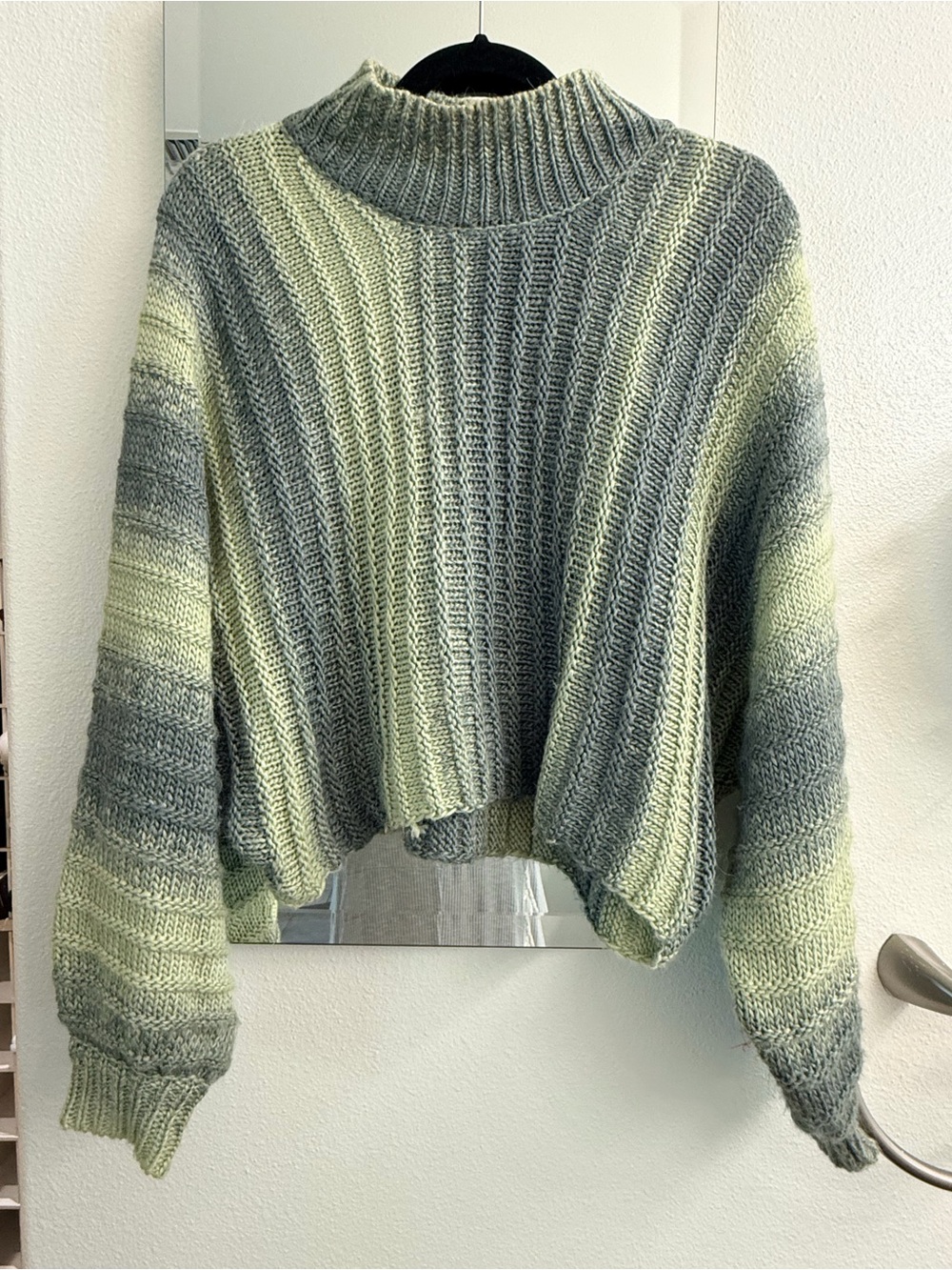 POL Cropped Ribbed Turtleneck Sweater in Green Gradient